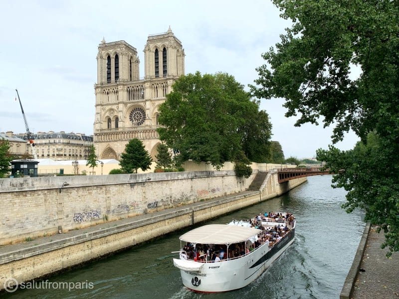 Things to see in Paris in one day - take cruise on Seine and see a lot of Paris from the comfort of a boat - Paris one day tour, take a cruise!