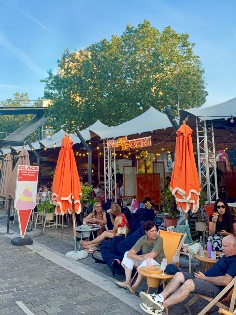 Plat/Form summer guinguette near Gare d’Austerlitz with outdoor seating and a lively evening atmosphere