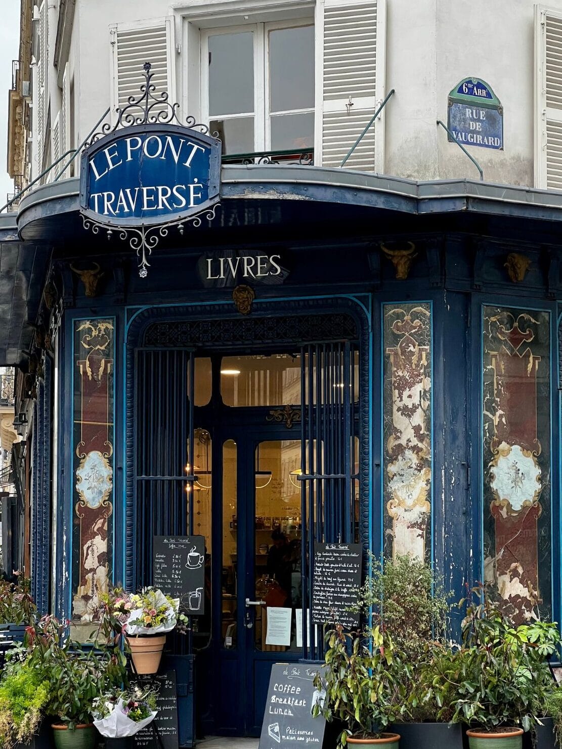The 6th arrondissement is full of beautiful storefronts